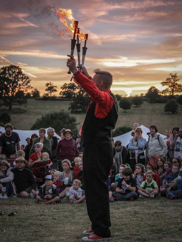 circus skills performer for hire